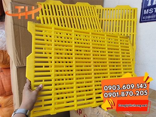 Tấm nhựa lót sàn chăn nuôi 40 x 55cm Tấm nhựa lót sàn chăn nuôi 40 x 55cm