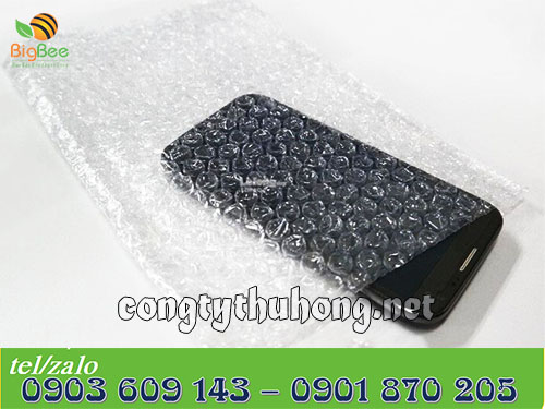 Màng xốp hơi được gia công thành túi xốp để đựng điện thoại