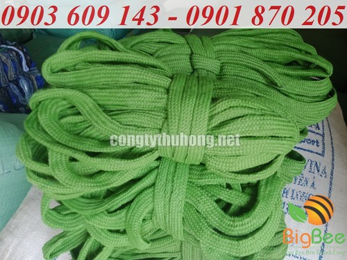 Dây dù dẹt được quấn thành dạng cuộn để tiện vận chuyển