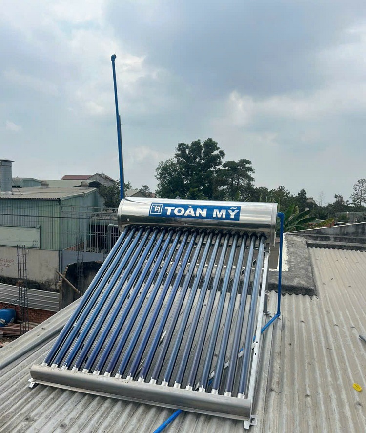 Năng lượng mặt trời Toàn Mỹ lắp trên mái tôn Năng lượng mặt trời Toàn Mỹ lắp trên mái tôn