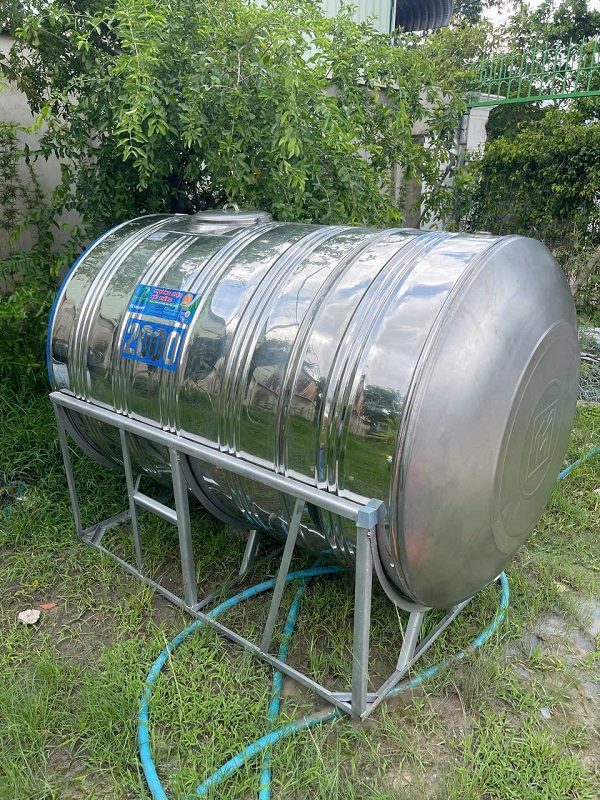 Giao hàng bồn nước inox Toàn Mỹ 2,000L Ngang tại TPHCM Giao hàng bồn nước inox Toàn Mỹ 2,000L Ngang tại TPHCM