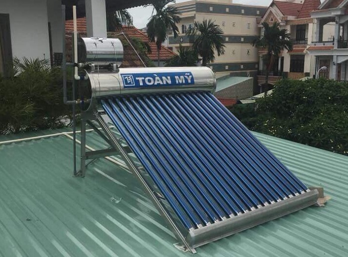Lắp Bồn phụ Máy nước nóng năng lượng mặt trời trên mái tôn Lắp Bồn phụ Máy nước nóng năng lượng mặt trời trên mái tôn