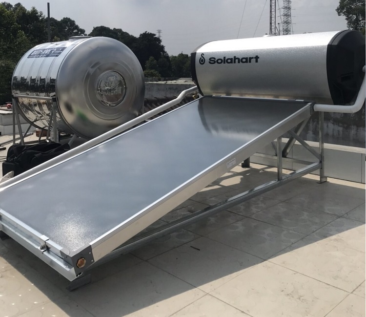 Mặt trước máy nước nóng mặt trời Solahart 180L nhập khẩu Mặt trước máy nước nóng mặt trời Solahart 180L nhập khẩu