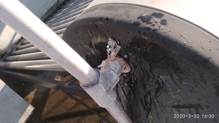 Máy nước nóng bị rò rỉ, xì nước Máy nước nóng bị rò rỉ, xì nước