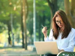 Phụ nữ trưởng thành sẽ nắm trong tay một nửa bầu trời