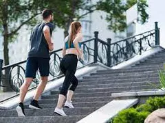 Một kiểu thể dục ít ai để ý tới nhưng thật tiện và lợi nhiều cho sức khỏe đó là leo cầu thang bộ