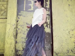 Duyên dáng và trẻ trung như thiếu nữ trong những mẫu đầm voan hiện đại