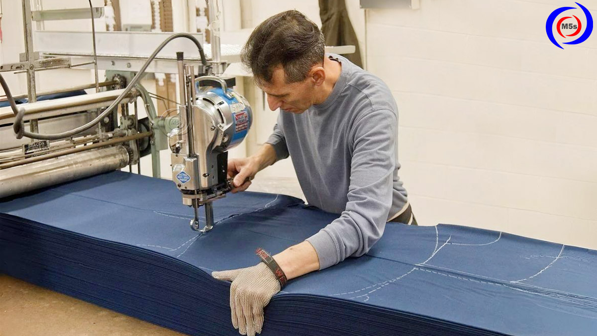 Máy cắt vải đứng Máy cắt vải đứng