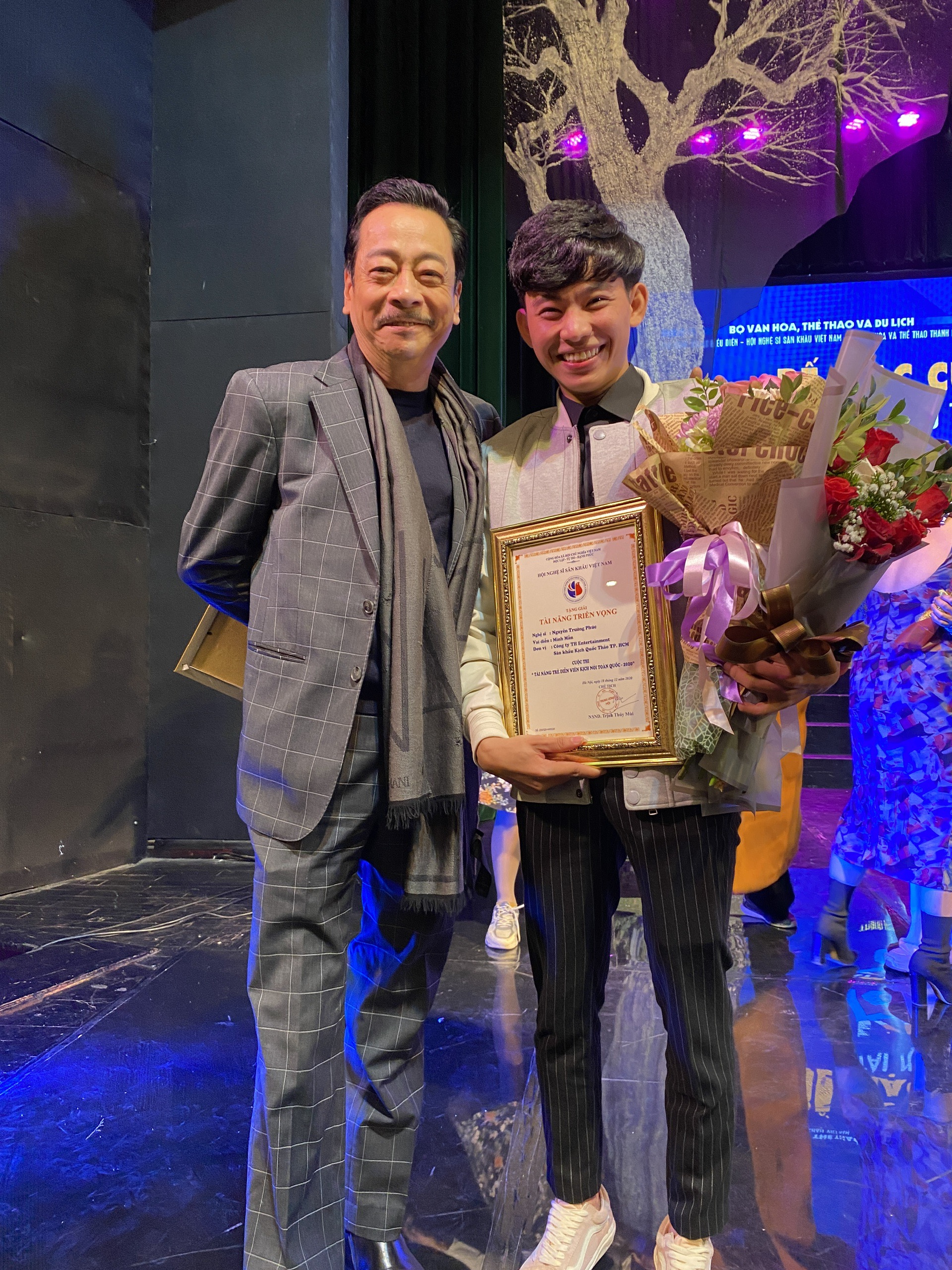 TRƯỜNG PHÚC đoạt giải Tài Năng Triển Vọng