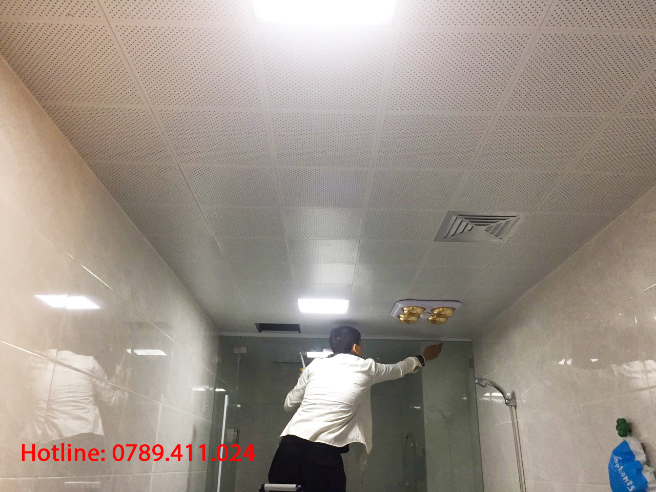 Trần nhôm tấm 300 x 300 cho nhà tắm Trần nhôm tấm 300 x 300 cho nhà tắm