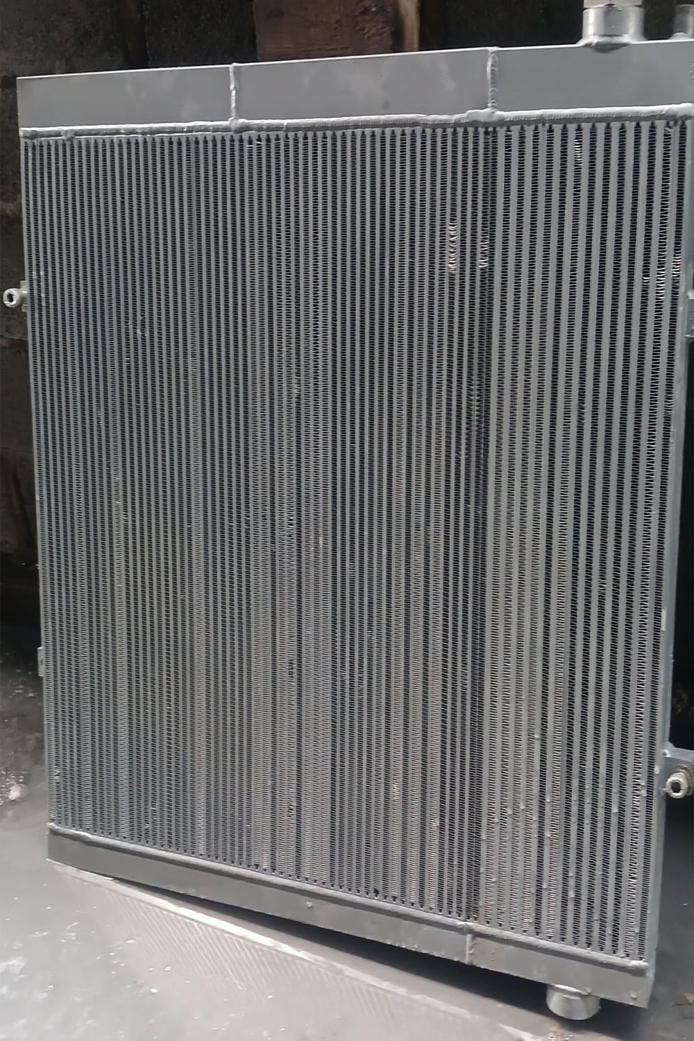 két giải nhiệt máy nén khí