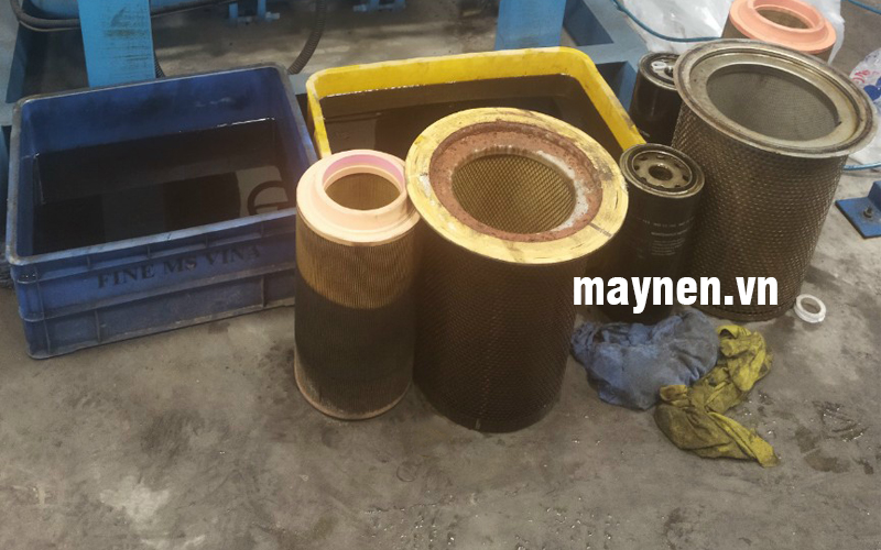 lọc gió bụi bẩn