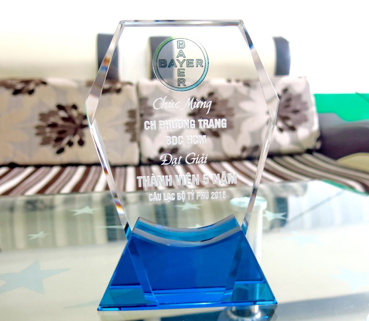 Bảng vinh danh quà tặng dành cho doanh nhân