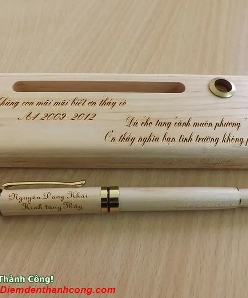 Bút Gỗ Khắc Tên Quà Tặng,  bút ký khắc tên