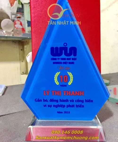 Kỷ niệm chương thủy tinh, Kỷ niệm chương in hình logo công ty