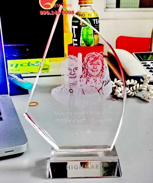 Kỷ Niệm Chương Thuyền Buồm - Pha Lê 3D, 2D - Khắc Nội Dung