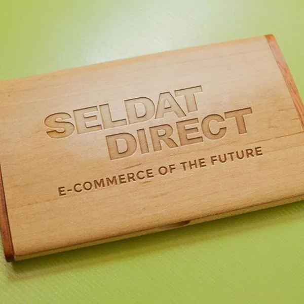 Hộp đựng name card gỗ khắc tên