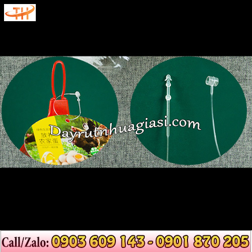 Ứng dụng dây nhựa gắn mác quần áo đầu tròn Ứng dụng dây nhựa gắn mác quần áo đầu tròn