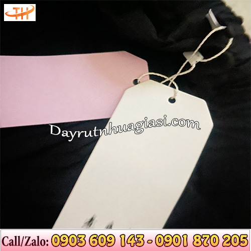 Dây gắn tag quần áo được ứng dụng nhiều trong ngành thời trang Dây gắn tag quần áo được ứng dụng nhiều trong ngành thời trang