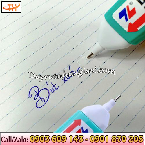 Bút xoá nước sử dụng an toàn, tiện lợi Bút xoá nước sử dụng an toàn, tiện lợi