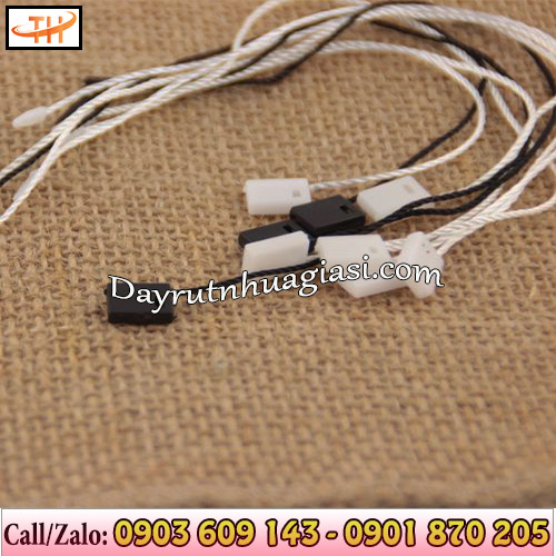 Dây dù gắn tag quần áo thiết kế đơn giản, tiện lợi Dây dù gắn tag quần áo thiết kế đơn giản, tiện lợi