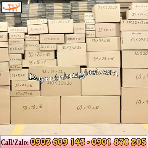 Bút lông dầu được dùng phổ biến trong việc đánh dấu hàng hoá  Bút lông dầu được dùng phổ biến trong việc đánh dấu hàng hoá