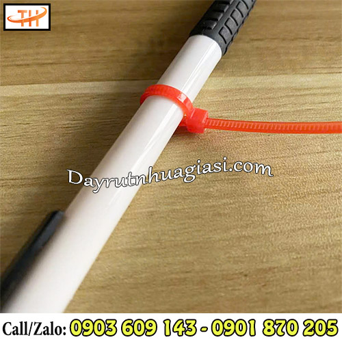 Dây rút nhựa 10cm thiết kế đơn giản, sử dụng tiện lợi Dây rút nhựa 10cm thiết kế đơn giản, sử dụng tiện lợi