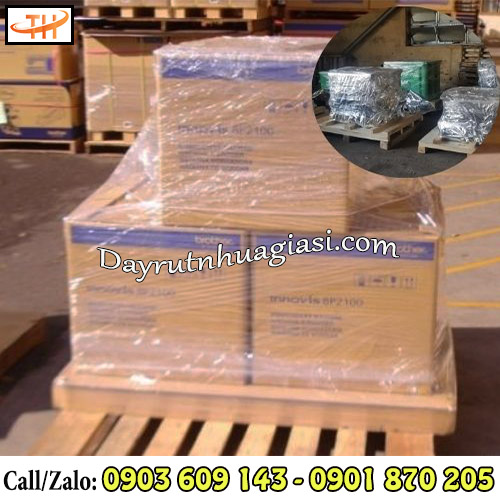 Cuộn màng pe công nghiệp quấn hàng xuất khẩu Cuộn màng pe công nghiệp quấn hàng xuất khẩu