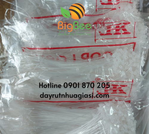 Dây treo nhãn mác 5 inch sản xuất tại công ty Thu Hồng