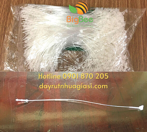 Dây treo nhãn mác quần áo bằng nhựa