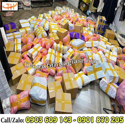 Băng keo đục đóng gói hàng hoá tiện lợi Băng keo đục đóng gói hàng hoá tiện lợi