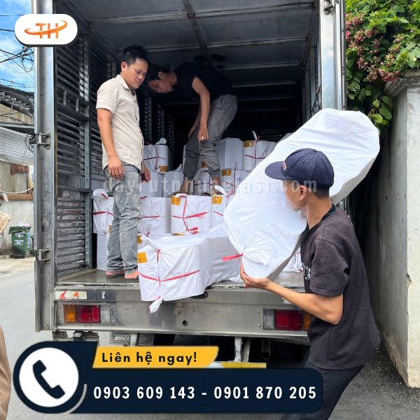 Băng keo được đóng gói gọn gàng, vận chuyển nhanh chóng Băng keo được đóng gói gọn gàng, vận chuyển nhanh chóng