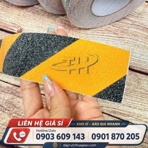 Băng keo nhám chống trượt Băng keo nhám chống trượt dùng cho nhà xưởng