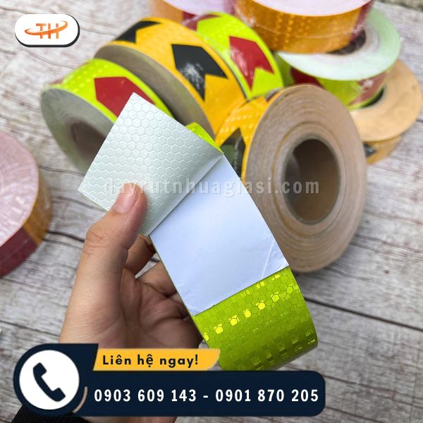 Băng keo phản quang với khả năng bám dính siêu hạng Băng keo phản quang với khả năng bám dính siêu hạng