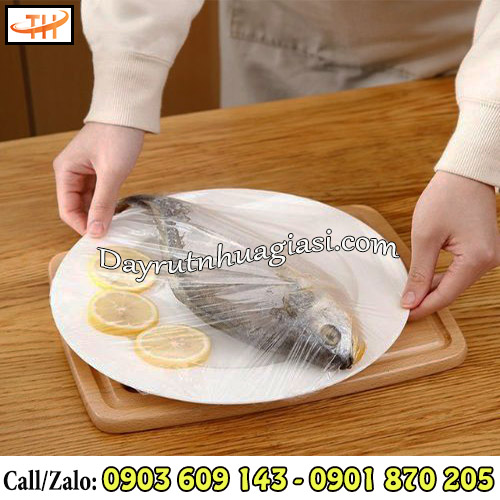 Màng bọc thực phẩm bảo quản hàng hoá tiện lợi Màng bọc thực phẩm bảo quản hàng hoá tiện lợi