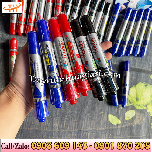 Bút lông dầu với ba màu mực tiện lợi xanh - đỏ - đen  Bút lông dầu với ba màu mực tiện lợi xanh - đỏ - đen