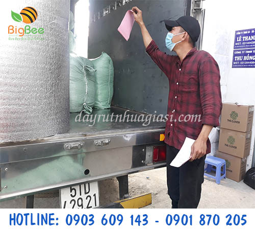 Thu Hồng giao dây rút nhựa cho khách sỉ tại TP.HCM