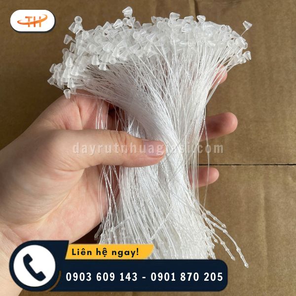 Đạn xỏ là phụ kiện phổ biến trong ngành may mặc Đạn xỏ là phụ kiện phổ biến trong ngành may mặc