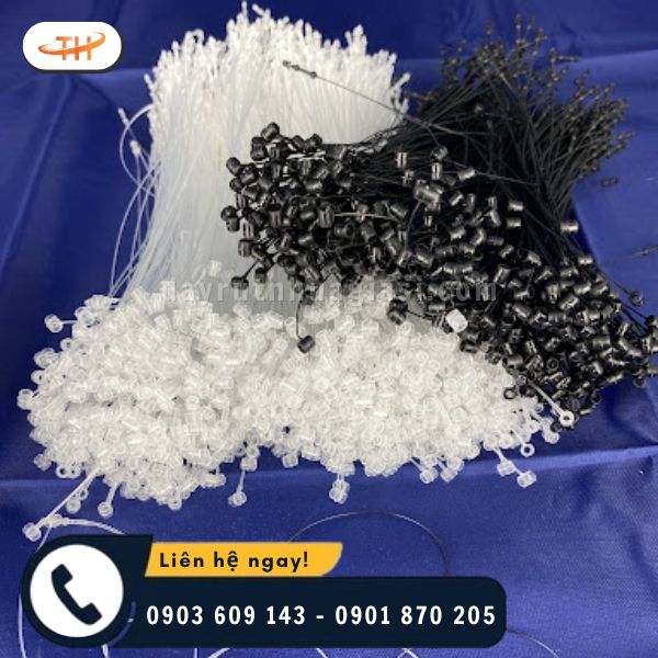 Đạn xỏ làm từ nhựa dẻo, giúp gắn mác chắc chắn Đạn xỏ làm từ nhựa dẻo, giúp gắn mác chắc chắn