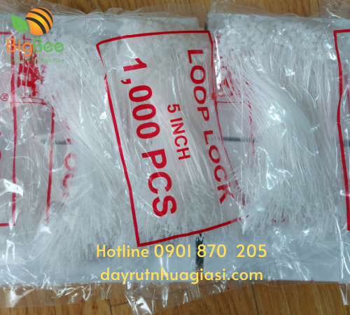 Đạn xỏ nhựa tiện dụng gắn nhãn mác