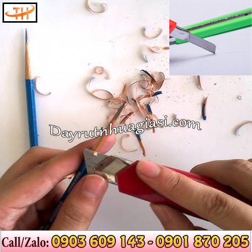 Dao rọc giấy sử dụng tiện ích Dao rọc giấy sử dụng tiện ích