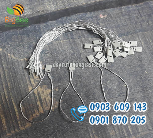 Dây chỉ dù màu xám treo nhãn mác, tag, thẻ bài giá rẻ