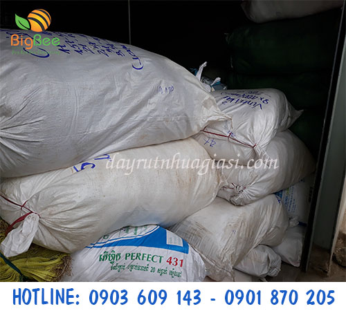 Xuất kho dây rút 200 kg cho cho khách sỉ