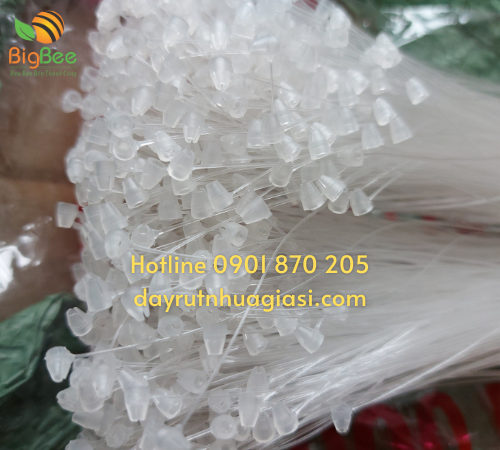 Dây treo nhãn mác bằng nhựa ứng dụng trong lĩnh vực thời trang