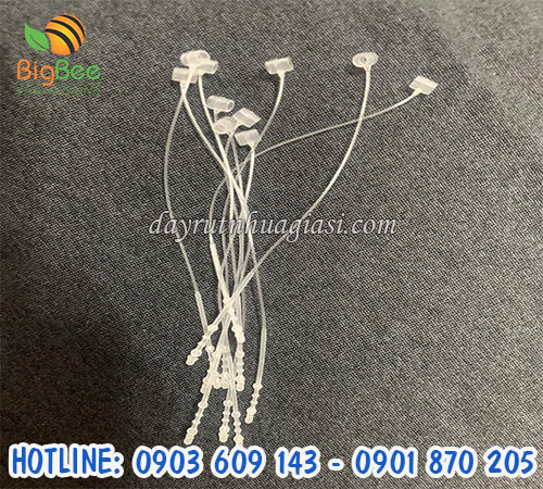 Dây nhựa treo nhãn mác quần áo giá rẻ cho các shop thời trang