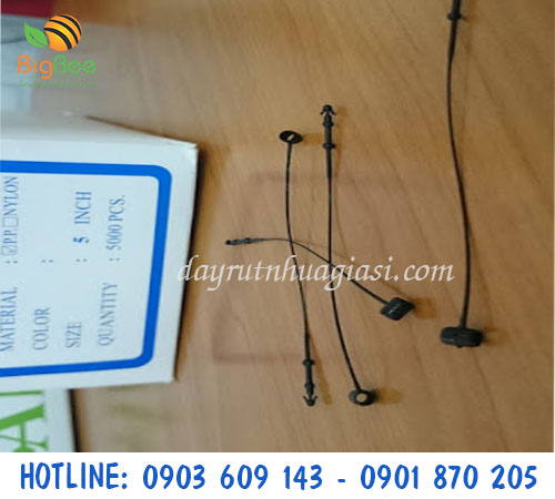 Dây treo tag, đạn xỏ nhựa màu đen