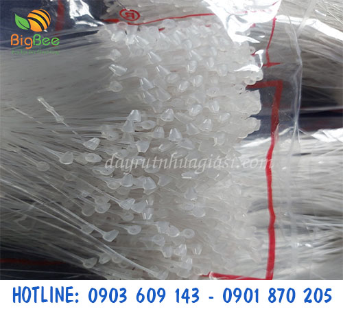 Thu Hồng nhà phân phối đạn xỏ nhựa dây xỏ nhựa gắn mác quần áo giá rẻ