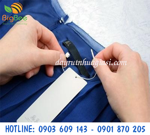 Dây xỏ nhựa gắn tem mác