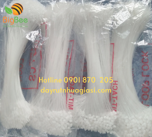 Gắn nhãn mác bằng đạn xỏ nhựa