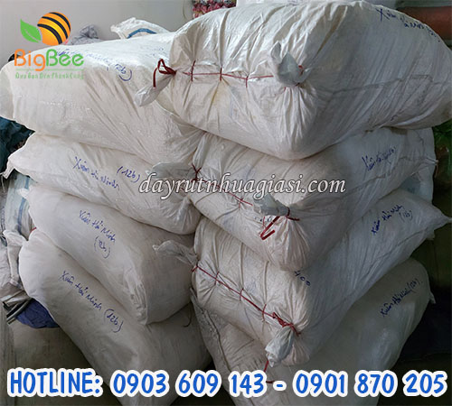 Giao dây rút nhựa